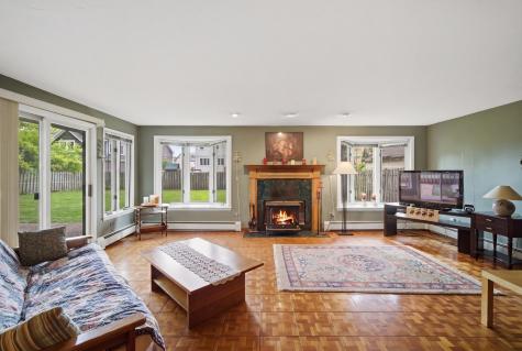 904 Glendale Road Glenview IL 60025