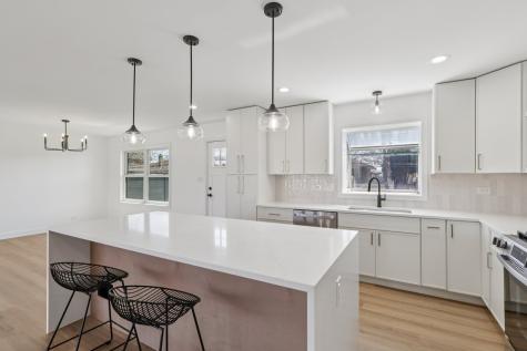 8135 West Rascher Avenue Chicago IL 60656