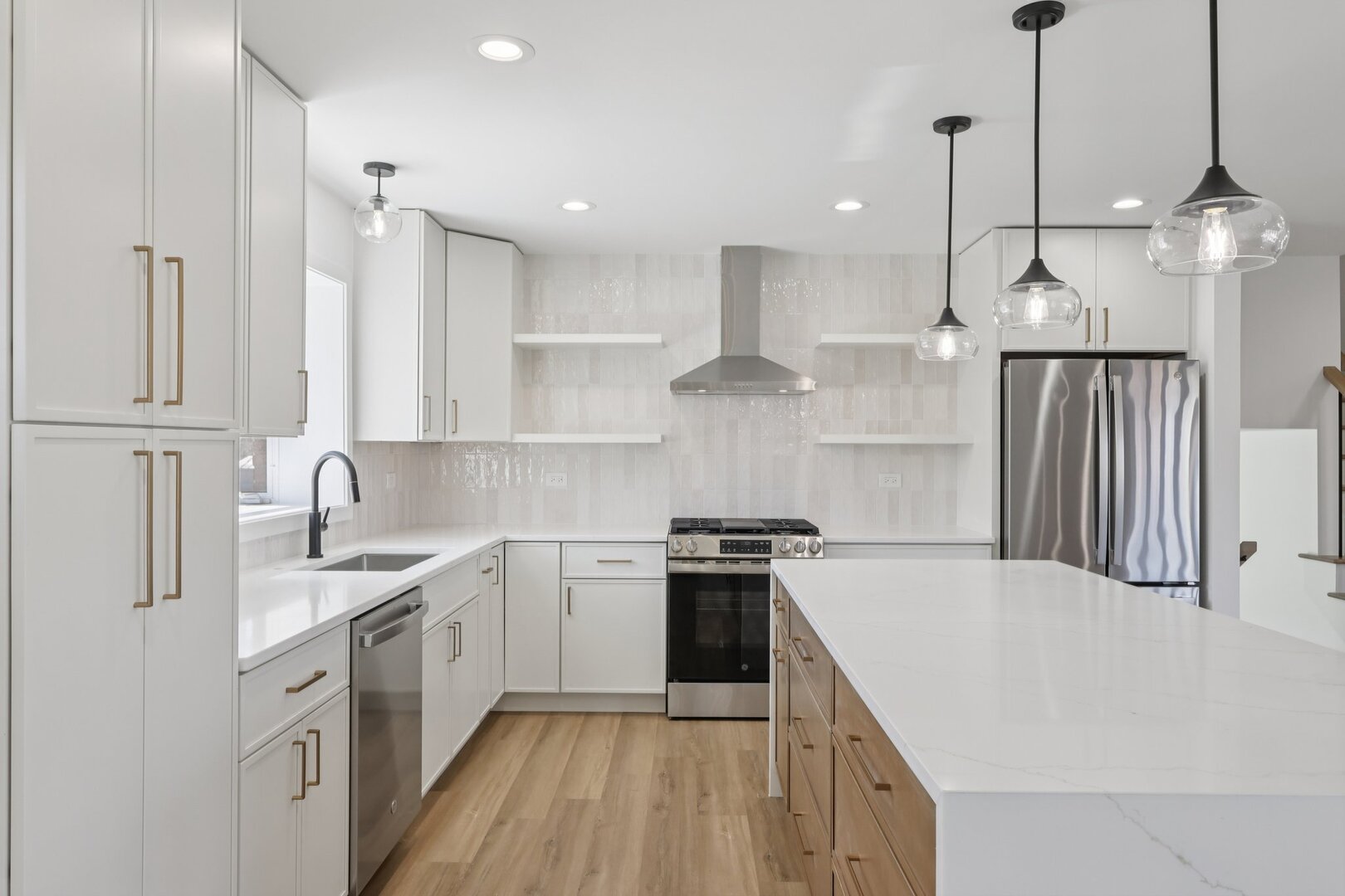 8135 West Rascher Avenue Chicago IL 60656