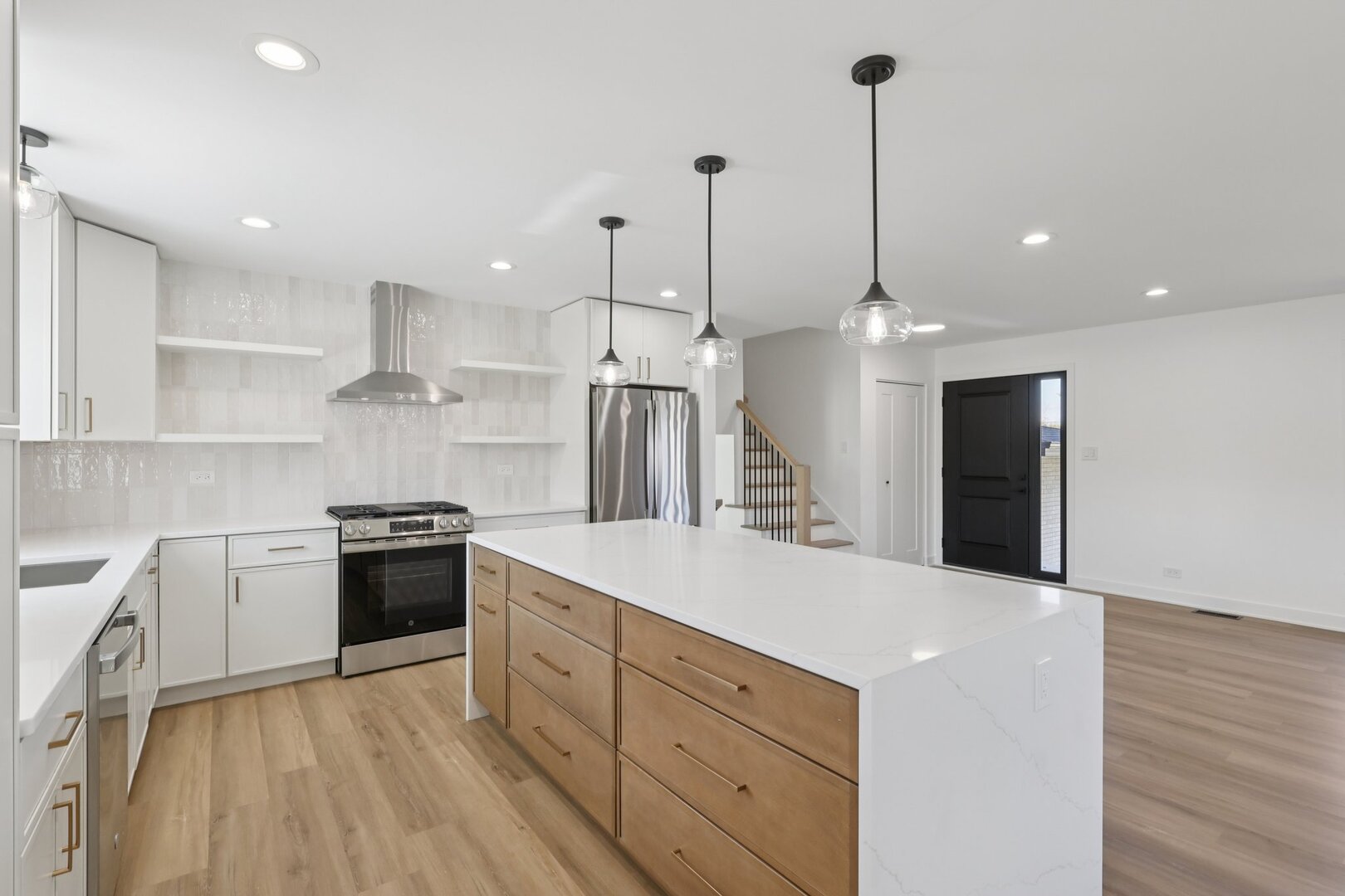 8135 West Rascher Avenue Chicago IL 60656