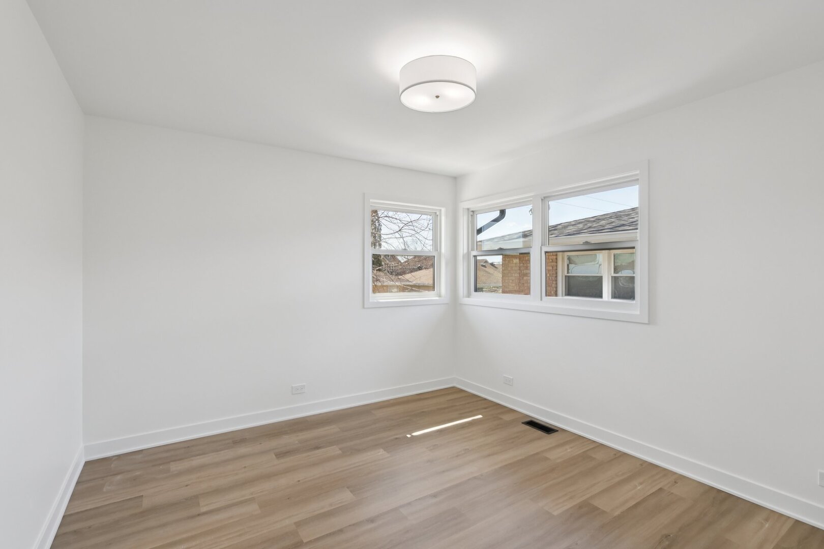 8135 West Rascher Avenue Chicago IL 60656