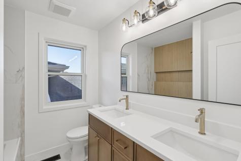 8135 West Rascher Avenue Chicago IL 60656