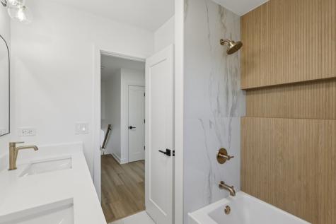 8135 West Rascher Avenue Chicago IL 60656