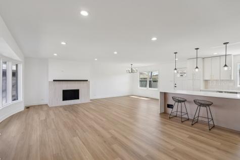 8135 West Rascher Avenue Chicago IL 60656