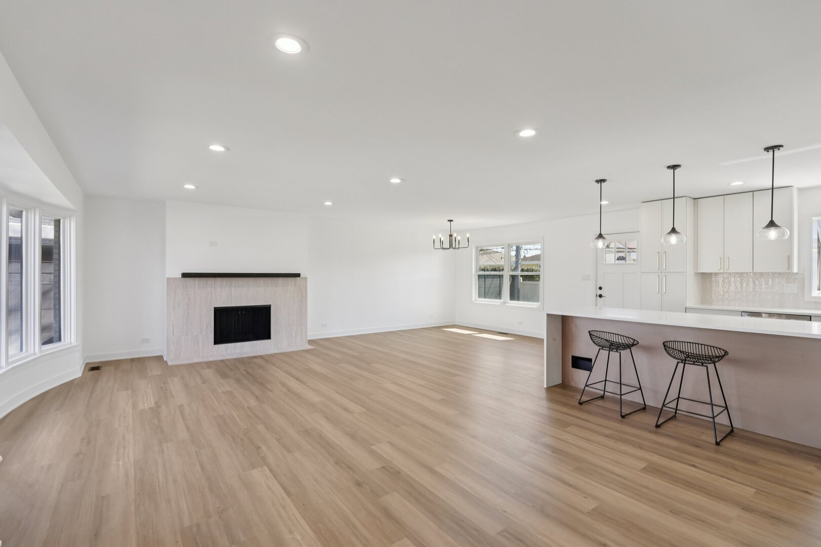 8135 West Rascher Avenue Chicago IL 60656