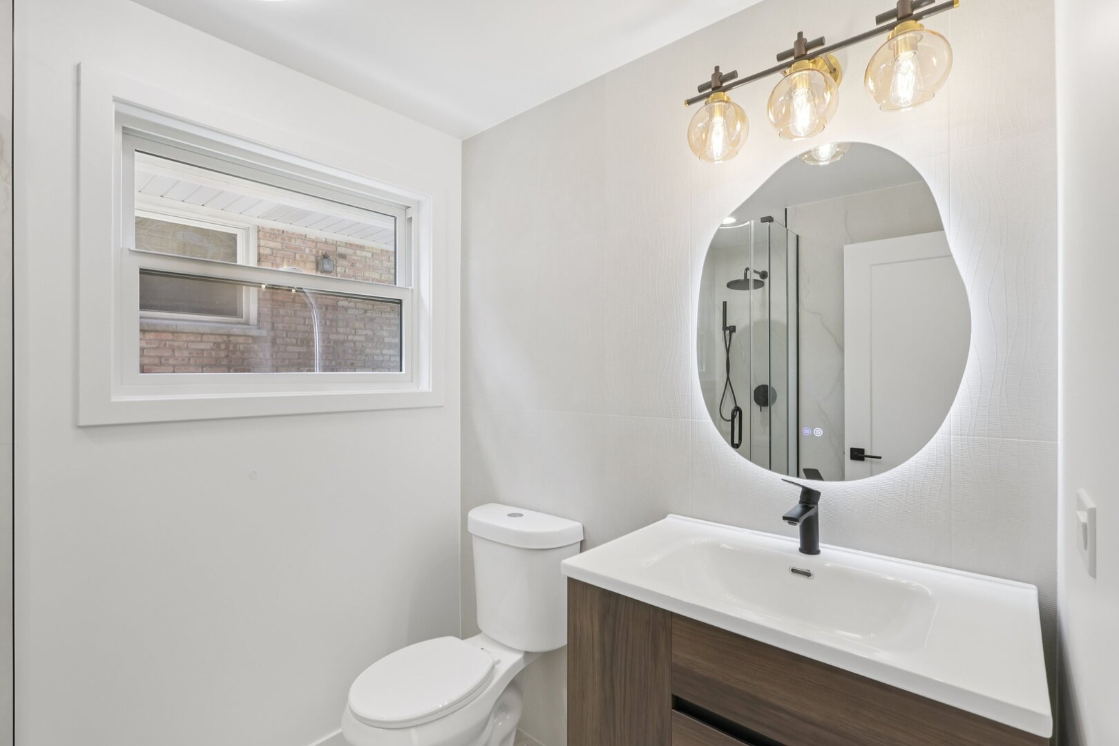 8135 West Rascher Avenue Chicago IL 60656