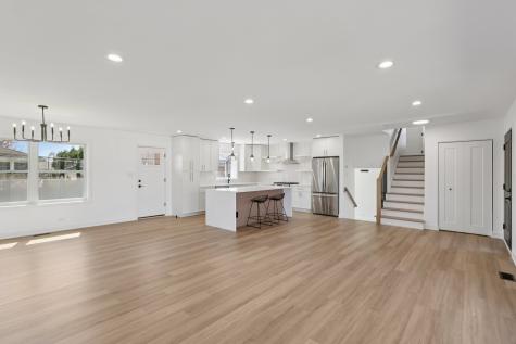 8135 West Rascher Avenue Chicago IL 60656