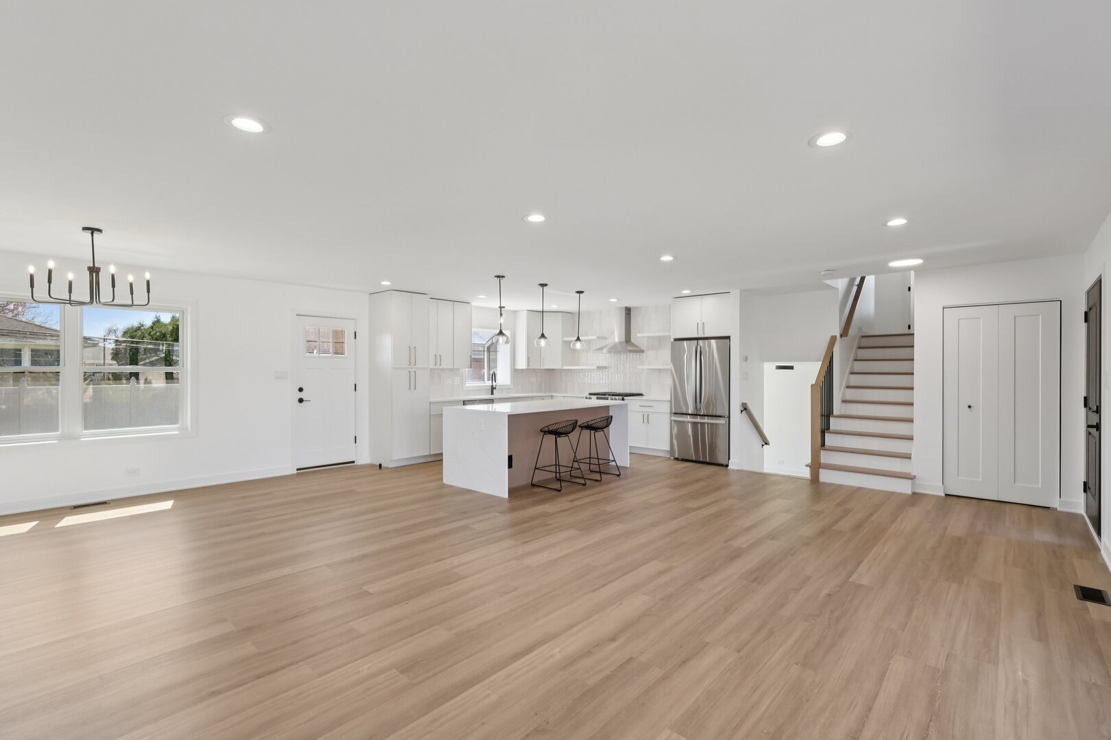 8135 West Rascher Avenue Chicago IL 60656