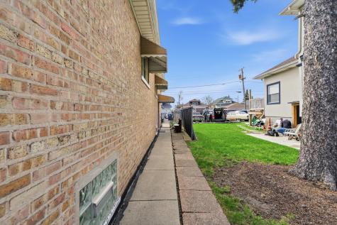 624 South 17th Avenue Maywood IL 60153