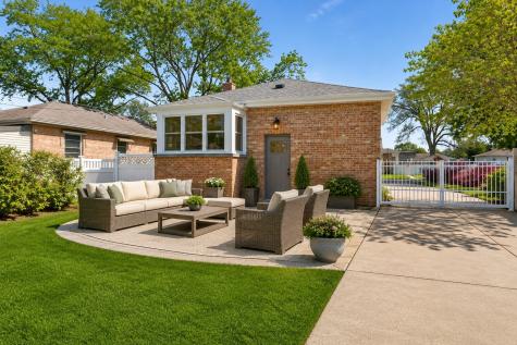7504 West Jonquil Terrace Niles IL 60714