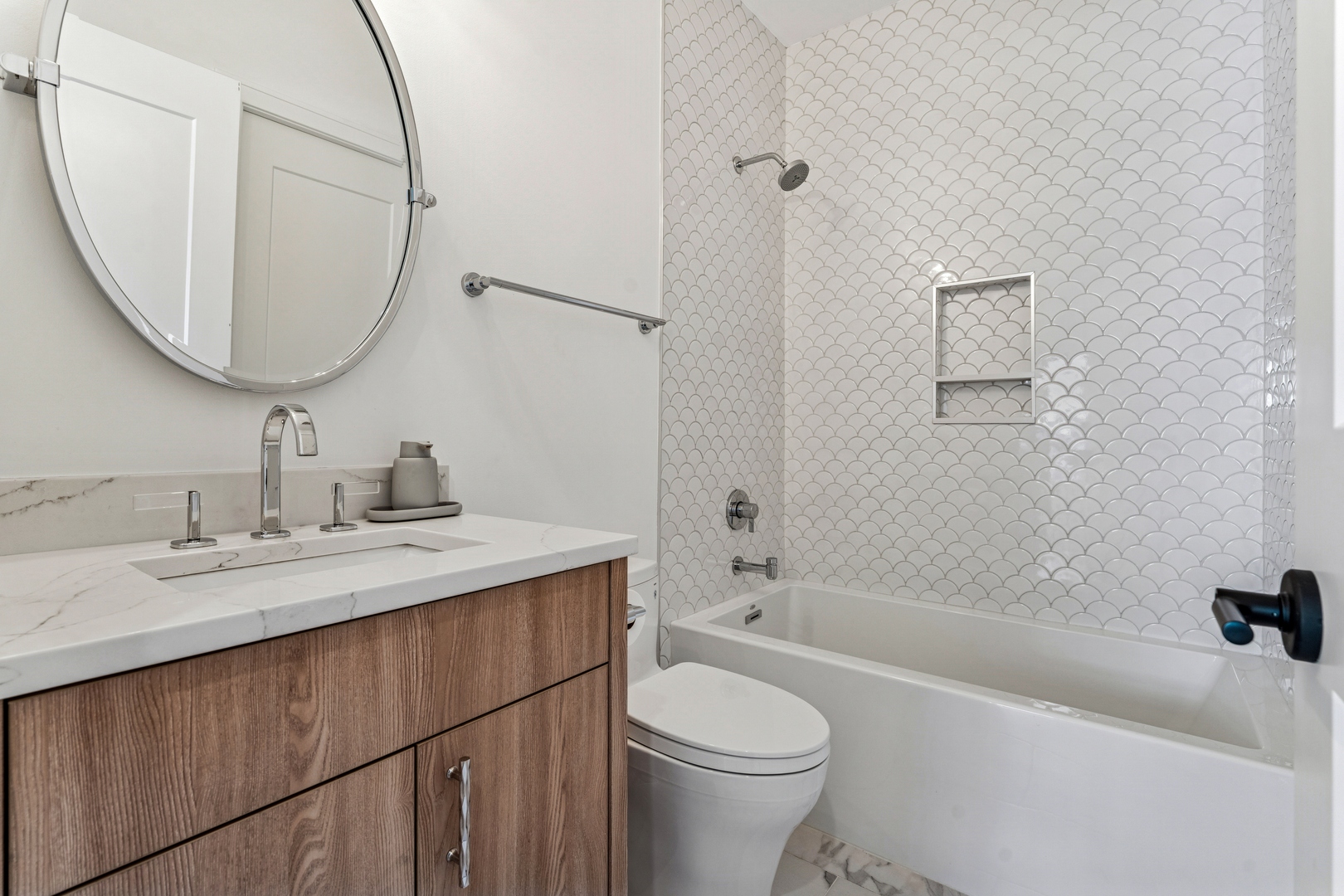 2228 North Southport Avenue Chicago IL 60614