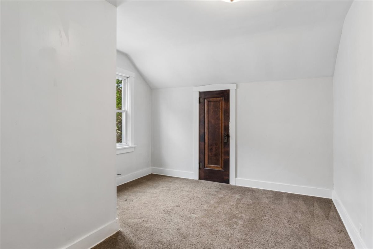747 Watson Street Aurora IL 60505