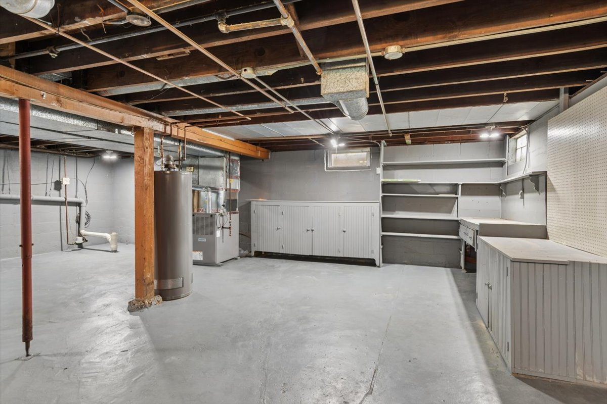 747 Watson Street Aurora IL 60505