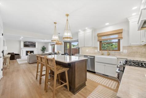 877 Stillwell Court Wheaton IL 60189