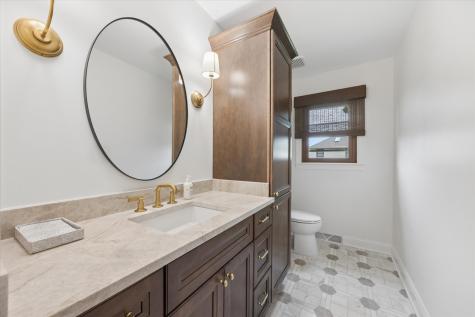 877 Stillwell Court Wheaton IL 60189