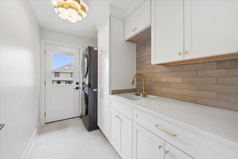 877 Stillwell Court Wheaton IL 60189