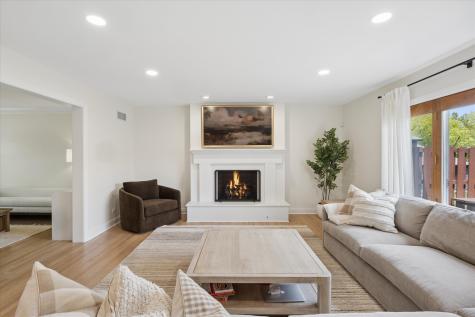 877 Stillwell Court Wheaton IL 60189