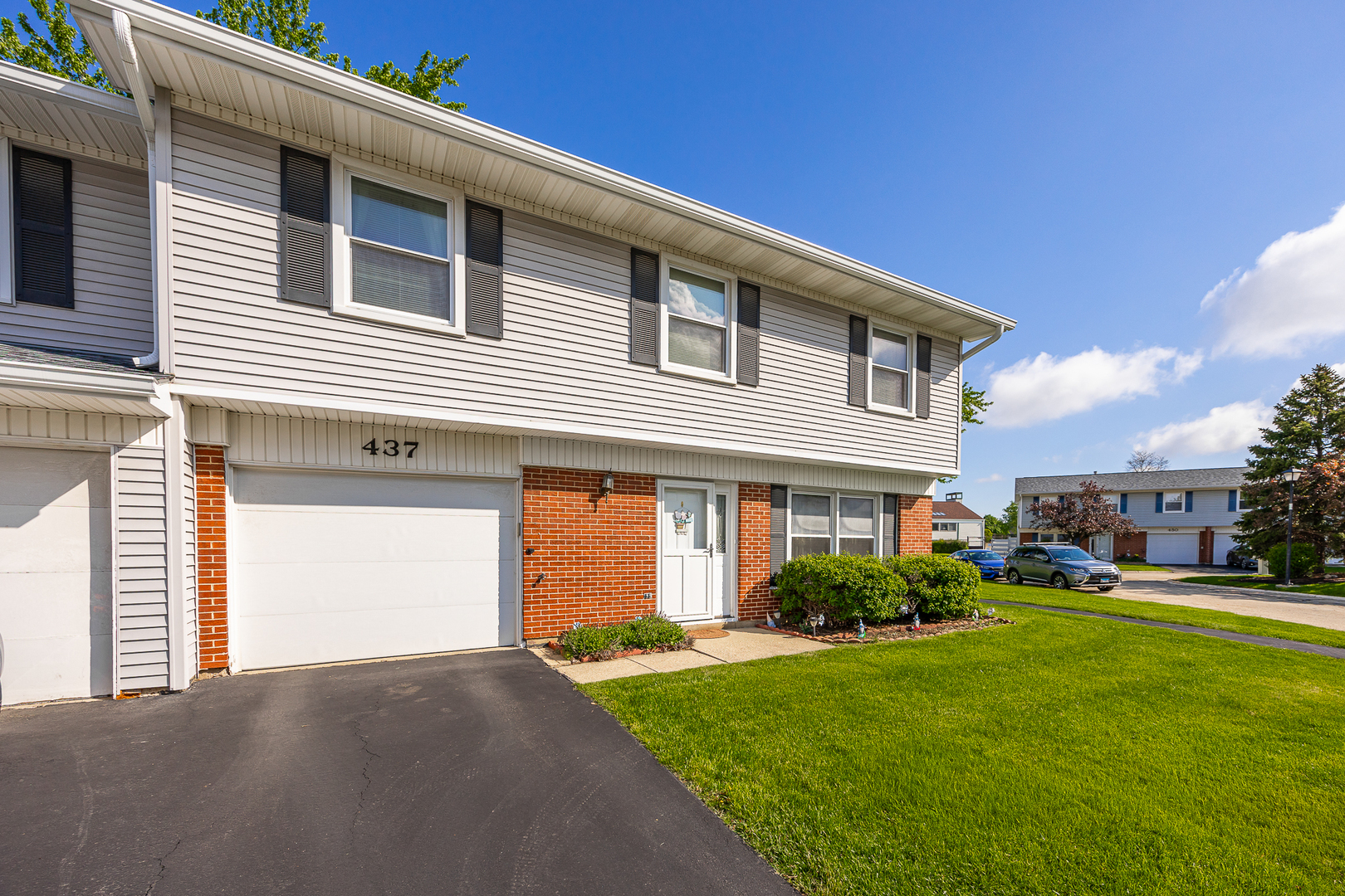 437 Wright Court Bolingbrook IL 60440