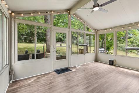 710 Greenbriar Lane Lindenhurst IL 60046