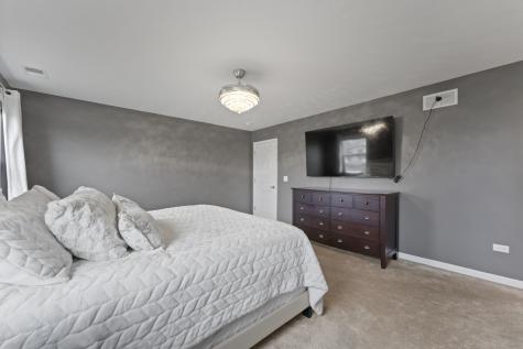 1017 Kessler Drive Mundelein IL 60060