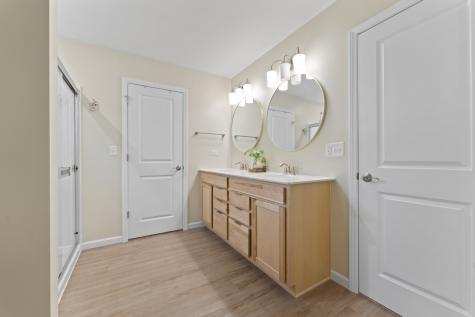 1017 Kessler Drive Mundelein IL 60060