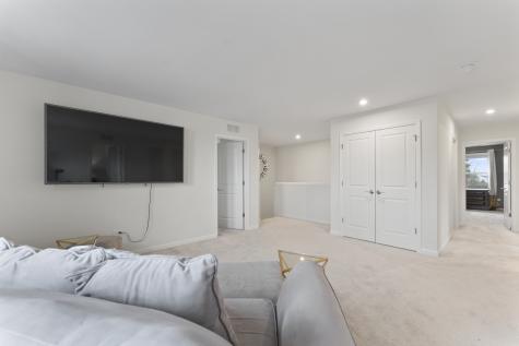 1017 Kessler Drive Mundelein IL 60060