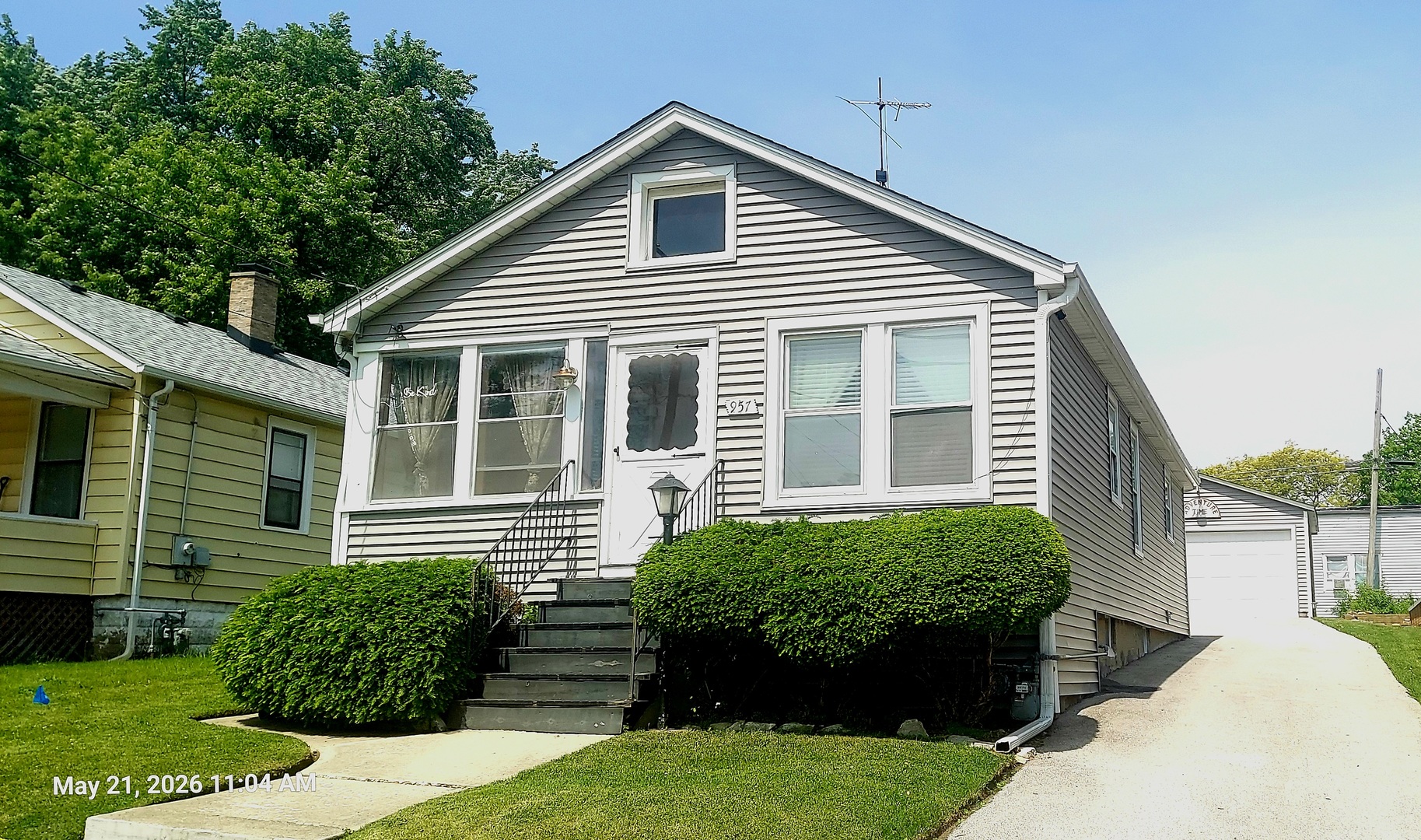 957 Mason Avenue Aurora IL 60506