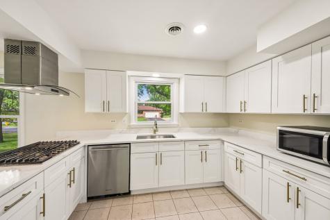 15725 New England Avenue Tinley Park IL 60477