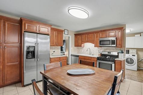 458 Berkshire Avenue Romeoville IL 60446