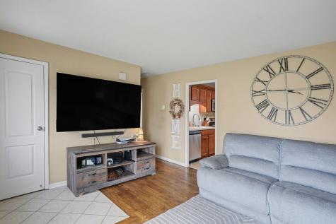 458 Berkshire Avenue Romeoville IL 60446