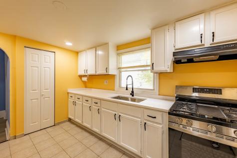 2318 Gideon Avenue Zion IL 60099