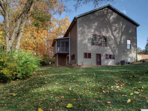 911 Ridgewood Drive Quincy IL 62301