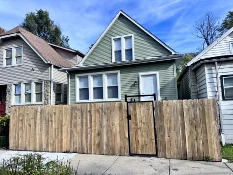 11581 South Lafayette Avenue Chicago IL 60628