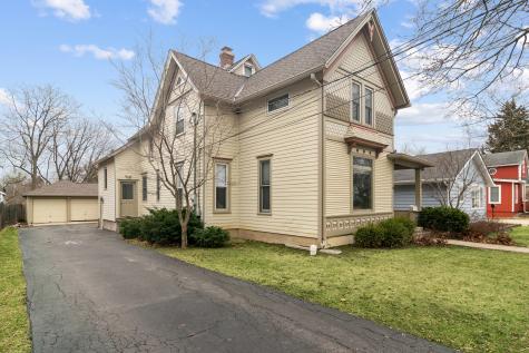 123 Raymond Avenue Barrington IL 60010