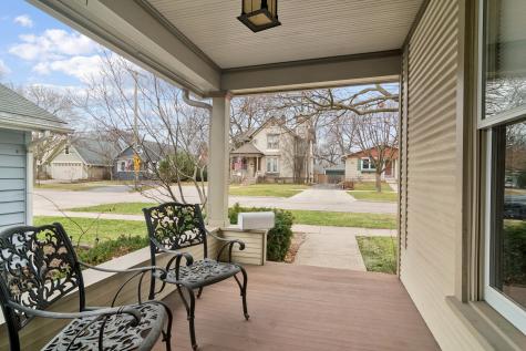 123 Raymond Avenue Barrington IL 60010