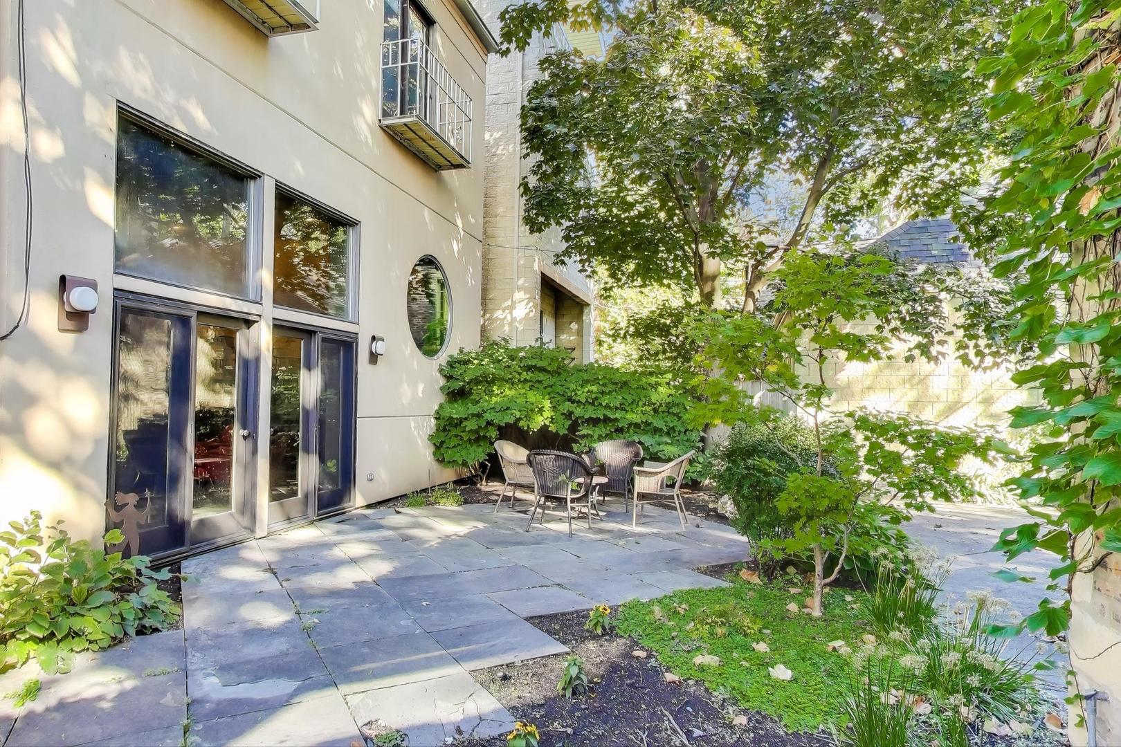 907-909 West Webster Avenue Chicago IL 60614