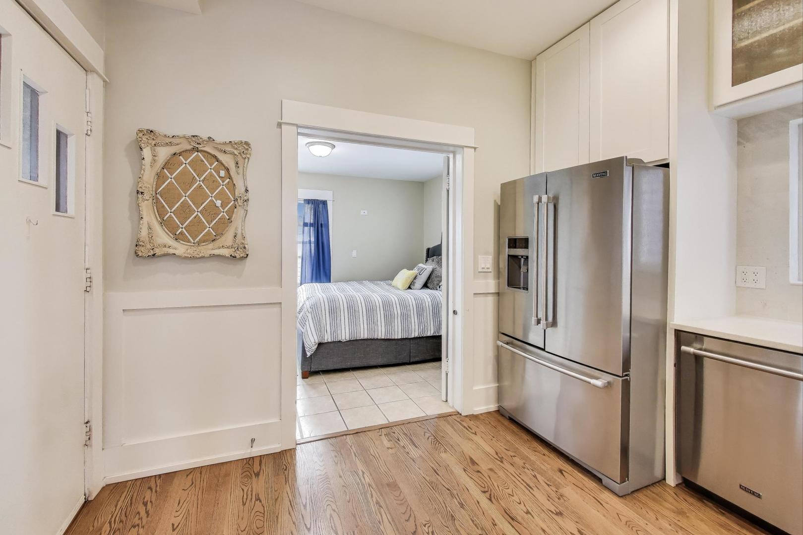 4633 West Grace Street Chicago IL 60641