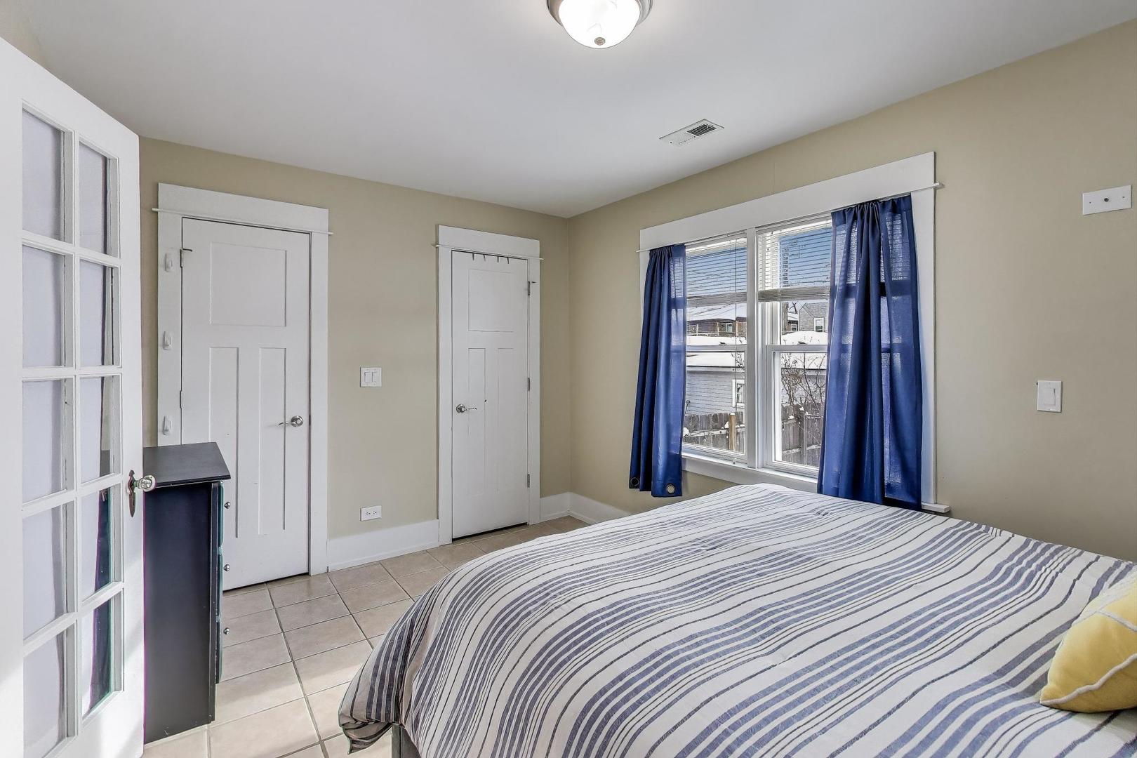 4633 West Grace Street Chicago IL 60641