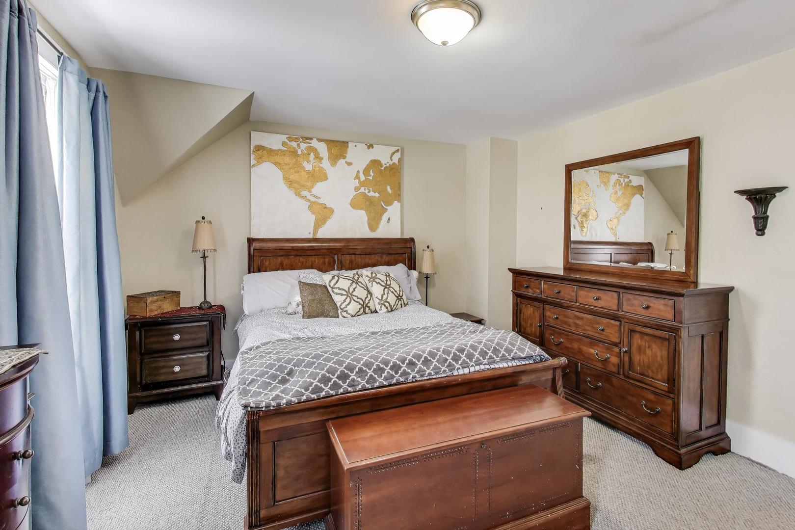 4633 West Grace Street Chicago IL 60641