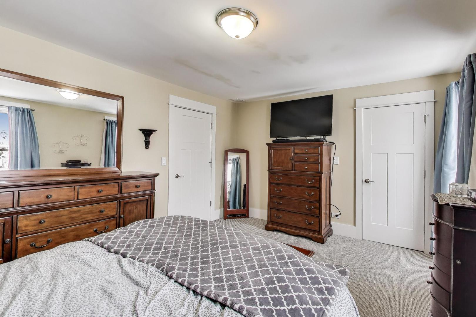 4633 West Grace Street Chicago IL 60641