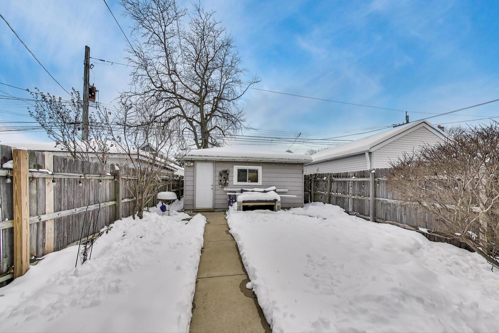 4633 West Grace Street Chicago IL 60641