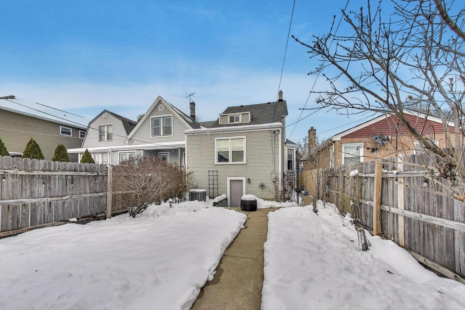 4633 West Grace Street Chicago IL 60641