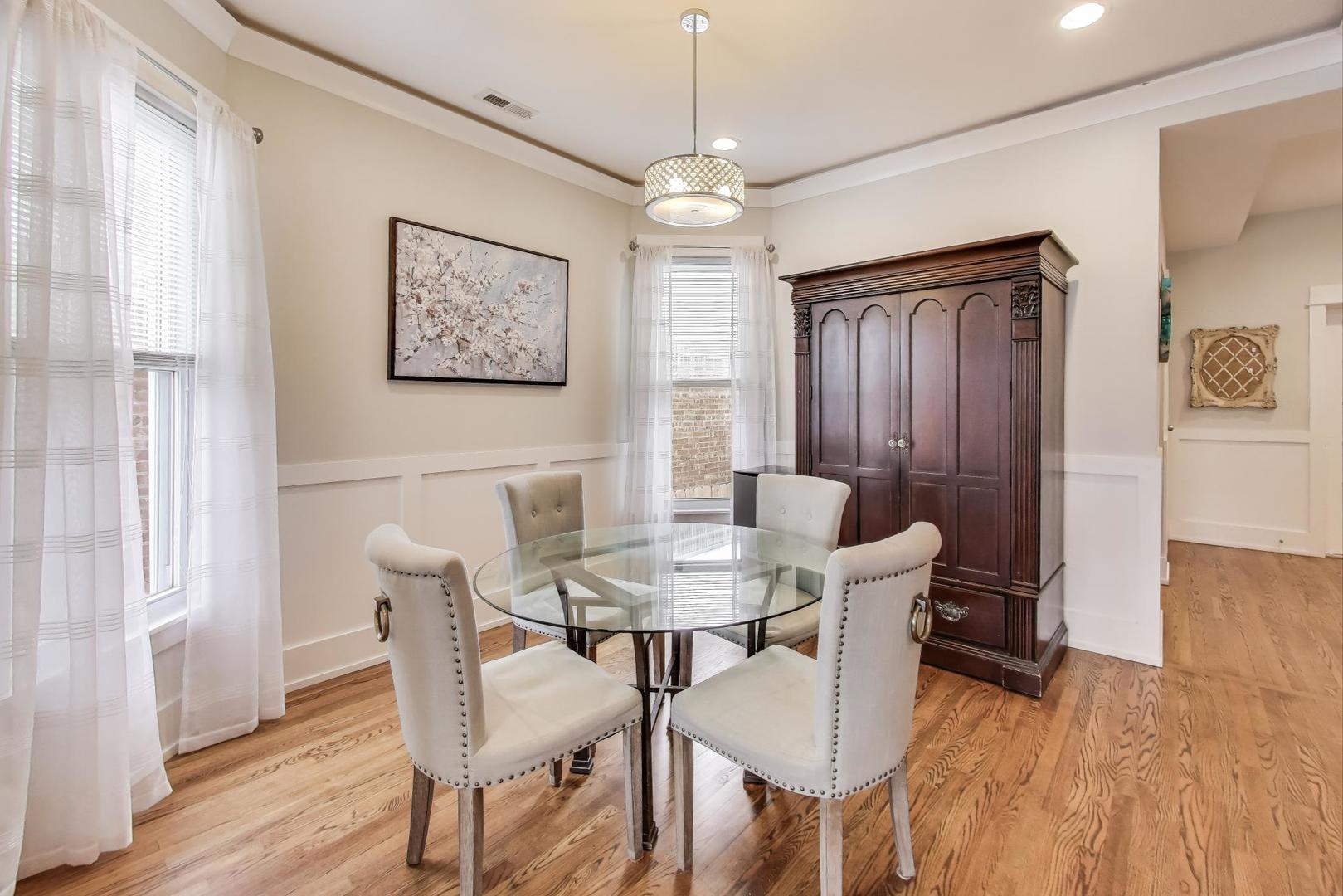 4633 West Grace Street Chicago IL 60641