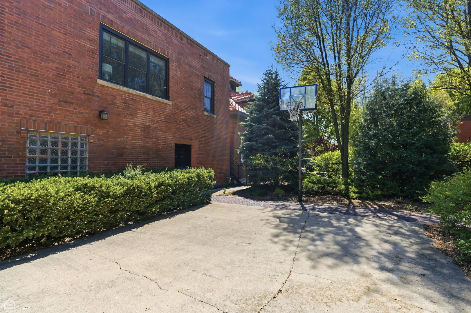 4933 South Woodlawn Avenue Chicago IL 60615