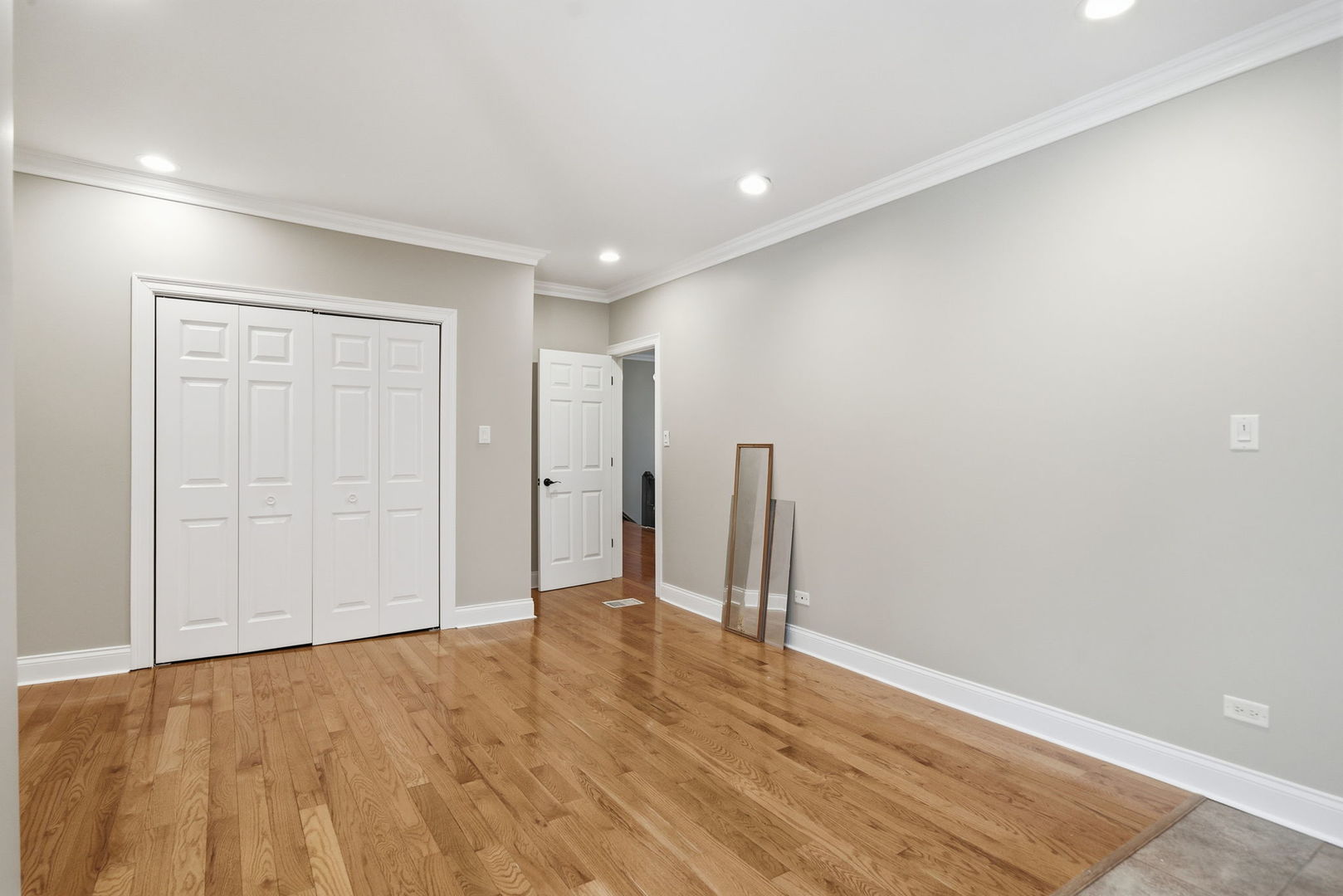 7729 South Lowe Avenue Chicago IL 60620
