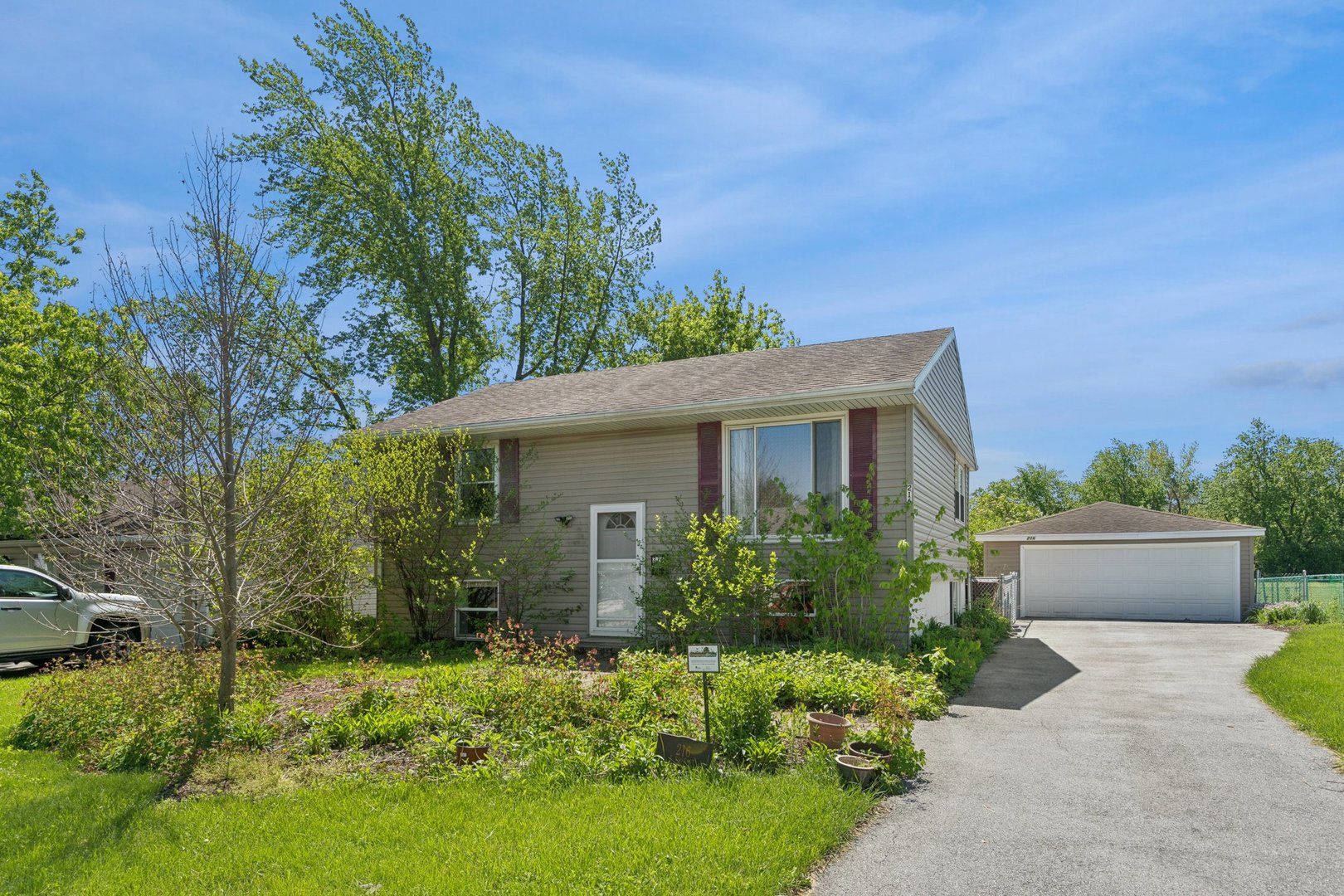 216 East Rose Street Glenwood IL 60425