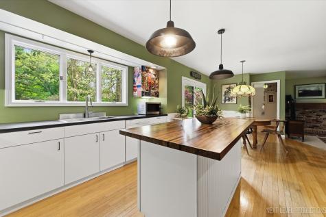 39W795 Reindeer Trail St. Charles IL 60175