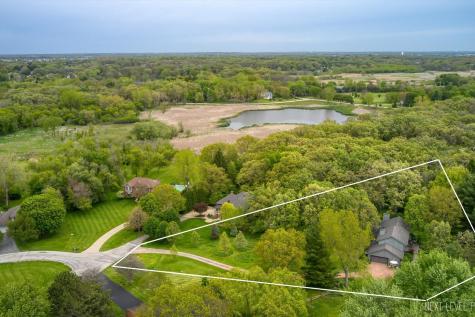 39W795 Reindeer Trail St. Charles IL 60175