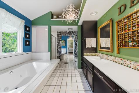 39W795 Reindeer Trail St. Charles IL 60175