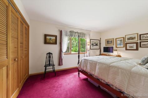 39W795 Reindeer Trail St. Charles IL 60175